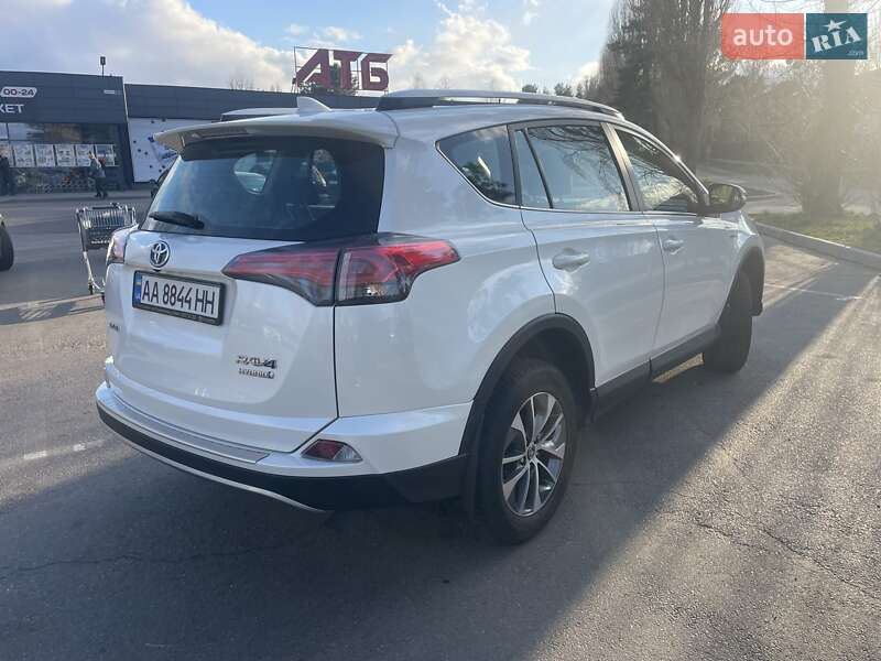 Позашляховик / Кросовер Toyota RAV4 2018 в Києві