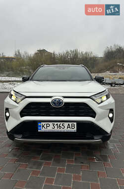 Позашляховик / Кросовер Toyota RAV4 2024 в 
