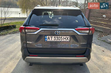 Внедорожник / Кроссовер Toyota RAV4 2023 в 