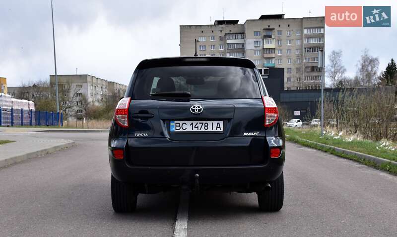 Внедорожник / Кроссовер Toyota RAV4 2010 в Дрогобыче