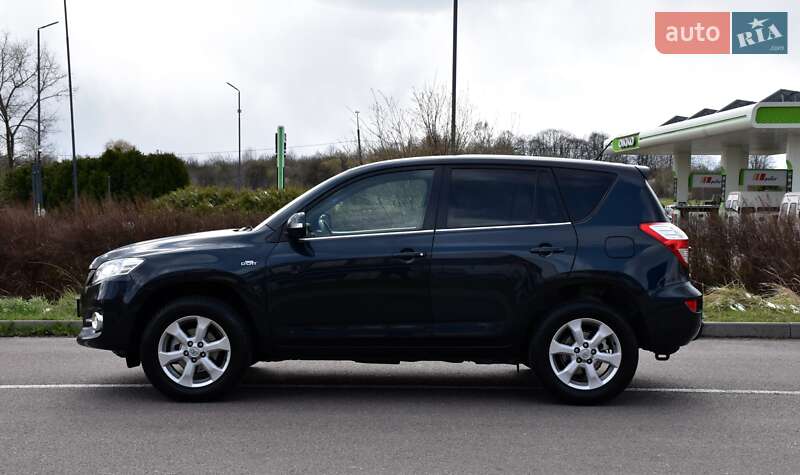 Внедорожник / Кроссовер Toyota RAV4 2010 в Дрогобыче