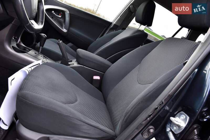 Внедорожник / Кроссовер Toyota RAV4 2010 в Дрогобыче