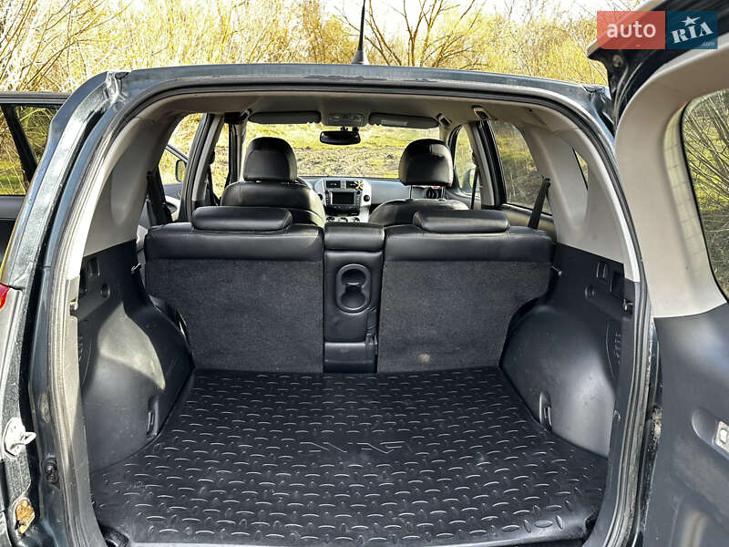 Позашляховик / Кросовер Toyota RAV4 2005 в Козові