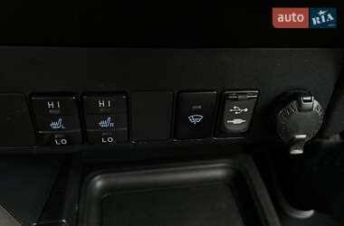 Внедорожник / Кроссовер Toyota RAV4 2014 в 
