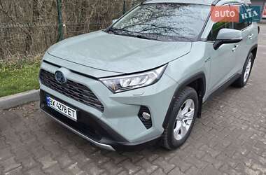 Позашляховик / Кросовер Toyota RAV4 2021 в 