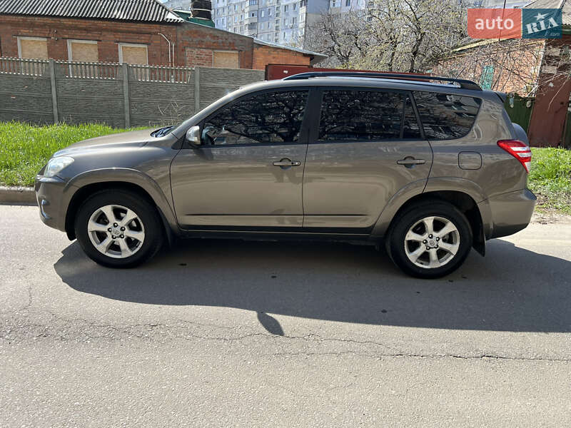 Внедорожник / Кроссовер Toyota RAV4 2009 в 