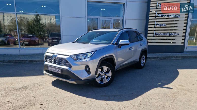 Внедорожник / Кроссовер Toyota RAV4 2022 в 