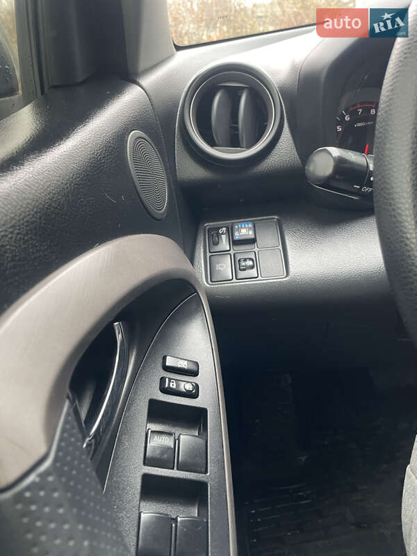 Внедорожник / Кроссовер Toyota RAV4 2008 в Виннице