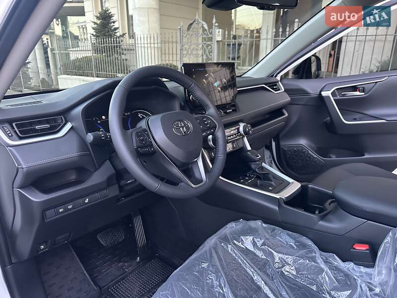 Внедорожник / Кроссовер Toyota RAV4 2025 в Киеве