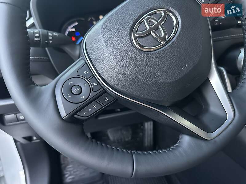Внедорожник / Кроссовер Toyota RAV4 2025 в Киеве