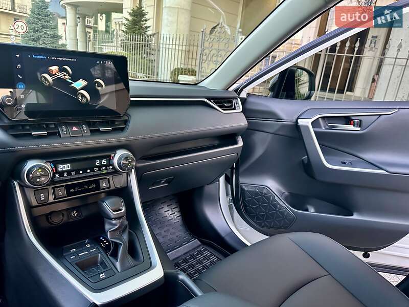 Внедорожник / Кроссовер Toyota RAV4 2025 в Киеве
