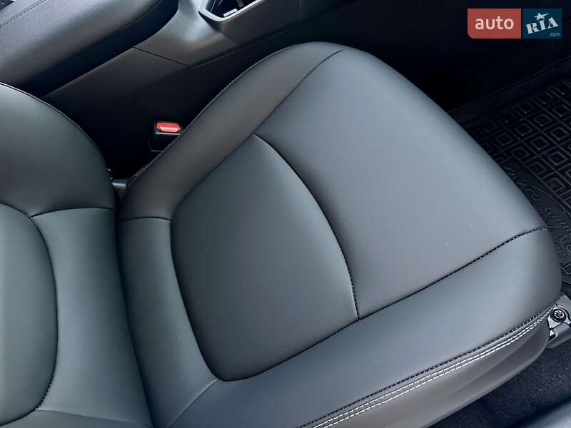 Внедорожник / Кроссовер Toyota RAV4 2025 в Киеве