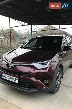 Внедорожник / Кроссовер Toyota RAV4 2017 в 