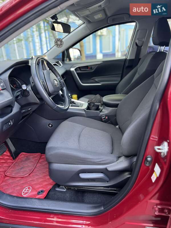 Внедорожник / Кроссовер Toyota RAV4 2019 в Одессе