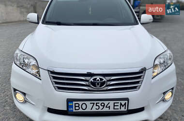 Позашляховик / Кросовер Toyota RAV4 2011 в 