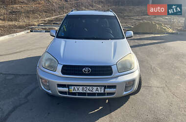 Позашляховик / Кросовер Toyota RAV4 2003 в 