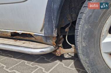 Позашляховик / Кросовер Toyota RAV4 2003 в 