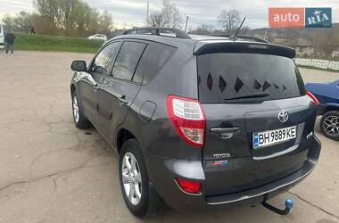 Внедорожник / Кроссовер Toyota RAV4 2010 в 