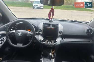 Внедорожник / Кроссовер Toyota RAV4 2010 в 