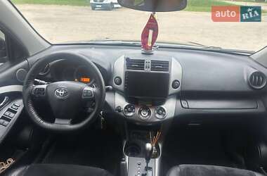 Внедорожник / Кроссовер Toyota RAV4 2010 в 