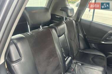Внедорожник / Кроссовер Toyota RAV4 2010 в 