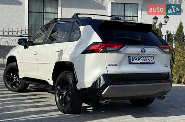 Позашляховик / Кросовер Toyota RAV4 2019 в 