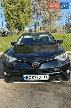 Внедорожник / Кроссовер Toyota RAV4 2016 в 