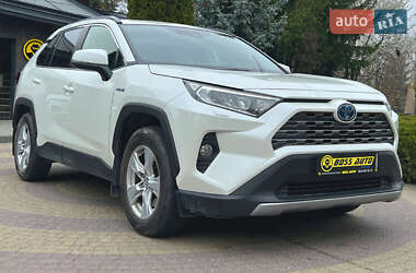 Внедорожник / Кроссовер Toyota RAV4 2019 в 
