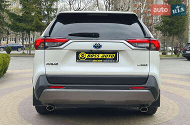 Внедорожник / Кроссовер Toyota RAV4 2019 в 