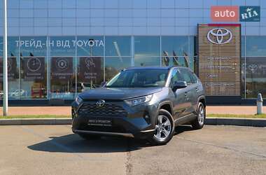 Внедорожник / Кроссовер Toyota RAV4 2023 в 