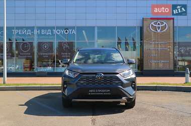 Внедорожник / Кроссовер Toyota RAV4 2023 в 