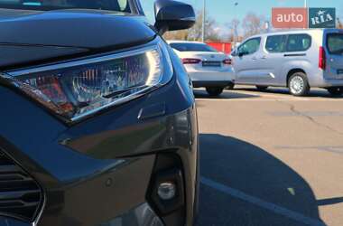 Внедорожник / Кроссовер Toyota RAV4 2023 в 