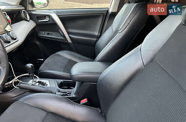Внедорожник / Кроссовер Toyota RAV4 2013 в 