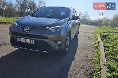 Внедорожник / Кроссовер Toyota RAV4 2017 в 