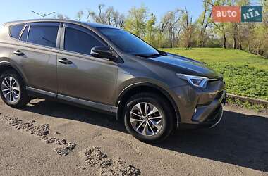 Внедорожник / Кроссовер Toyota RAV4 2017 в 