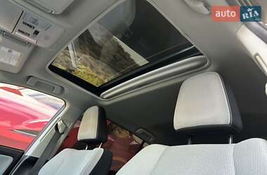 Внедорожник / Кроссовер Toyota RAV4 2018 в 