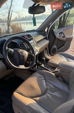 Внедорожник / Кроссовер Toyota RAV4 2010 в 