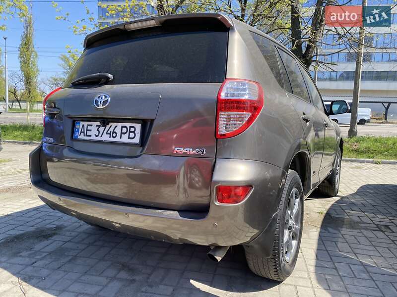 Внедорожник / Кроссовер Toyota RAV4 2010 в Днепре