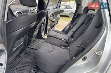 Внедорожник / Кроссовер Toyota RAV4 2006 в 