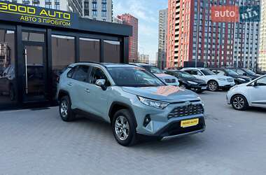 Внедорожник / Кроссовер Toyota RAV4 2023 в 