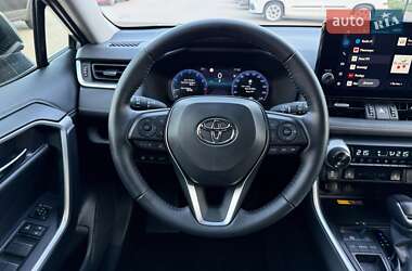 Внедорожник / Кроссовер Toyota RAV4 2023 в 