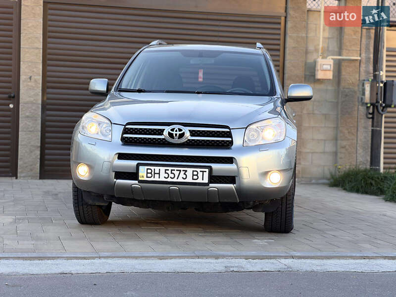 Внедорожник / Кроссовер Toyota RAV4 2008 в 