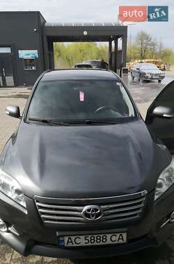 Внедорожник / Кроссовер Toyota RAV4 2012 в 