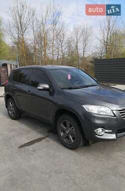 Внедорожник / Кроссовер Toyota RAV4 2012 в 