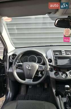 Внедорожник / Кроссовер Toyota RAV4 2012 в 