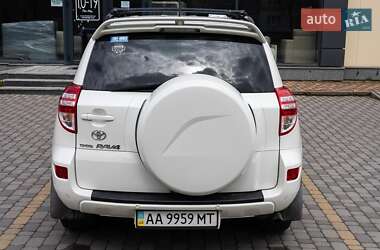 Внедорожник / Кроссовер Toyota RAV4 2010 в 