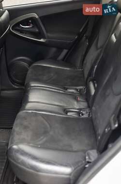 Внедорожник / Кроссовер Toyota RAV4 2010 в 