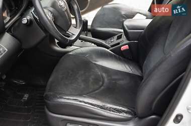 Внедорожник / Кроссовер Toyota RAV4 2010 в 