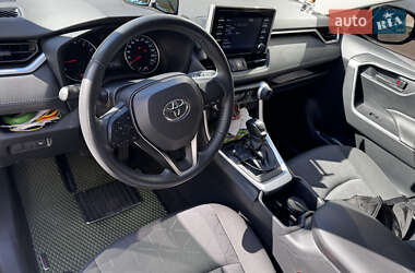 Внедорожник / Кроссовер Toyota RAV4 2022 в 