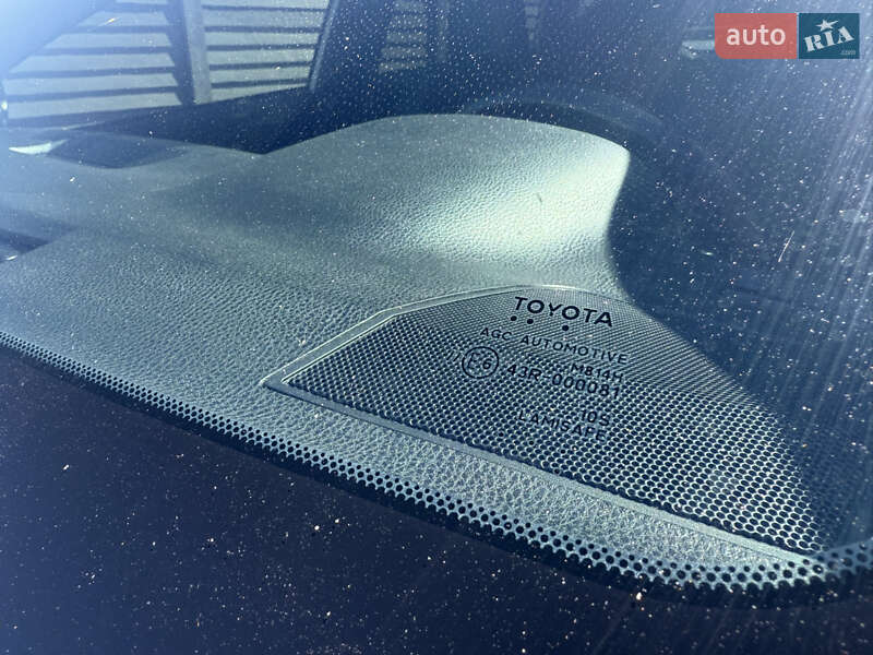 Внедорожник / Кроссовер Toyota RAV4 2017 в Кременчуге